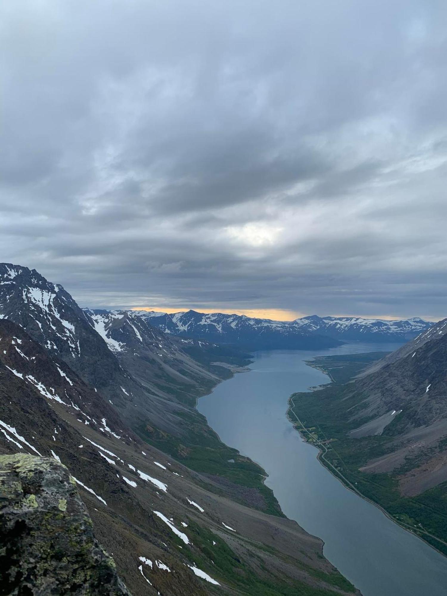 Lyngen Apartments Lyngseidet Bagian luar foto