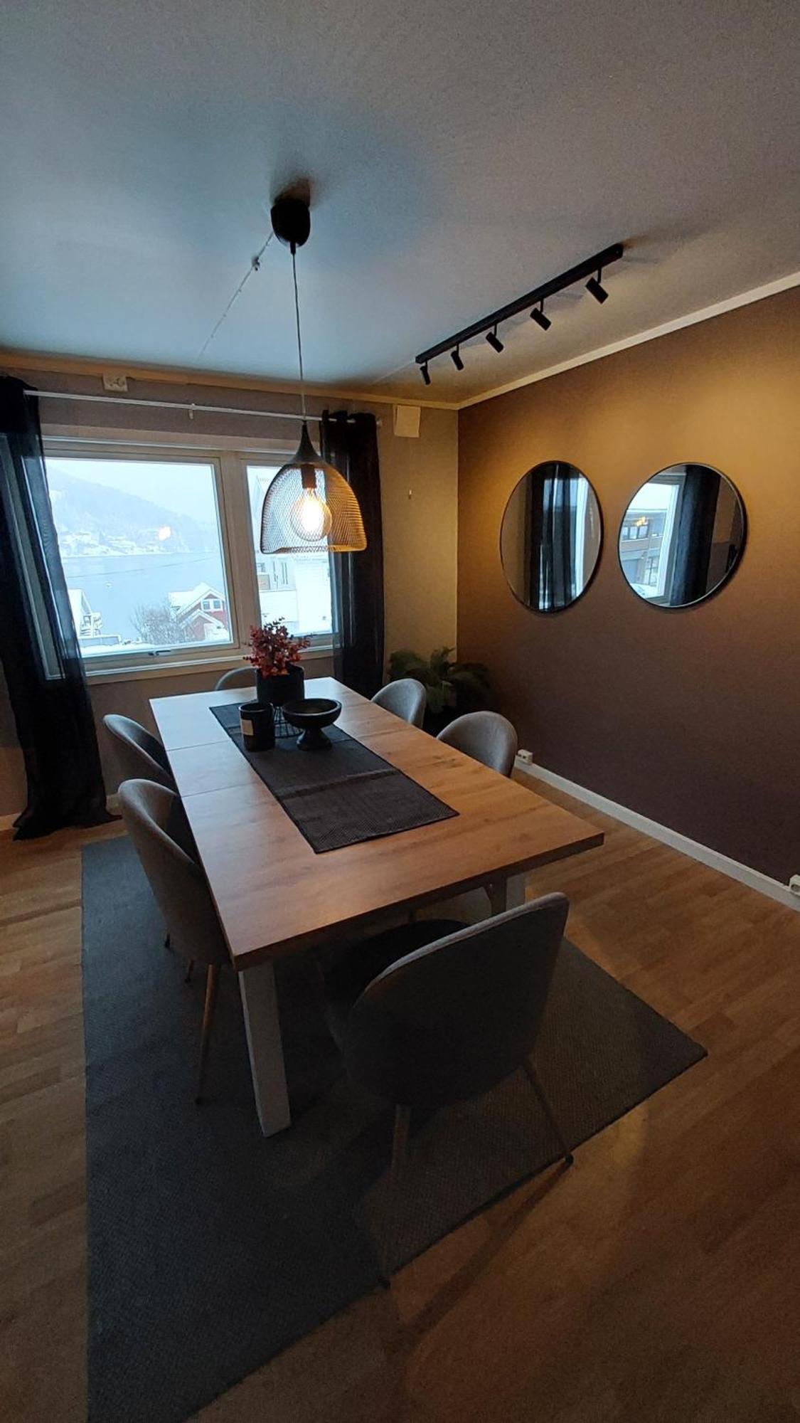 Lyngen Apartments Lyngseidet Bagian luar foto